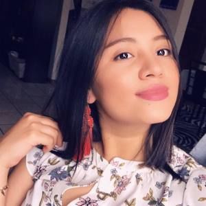 Meet your Posher, Roxana